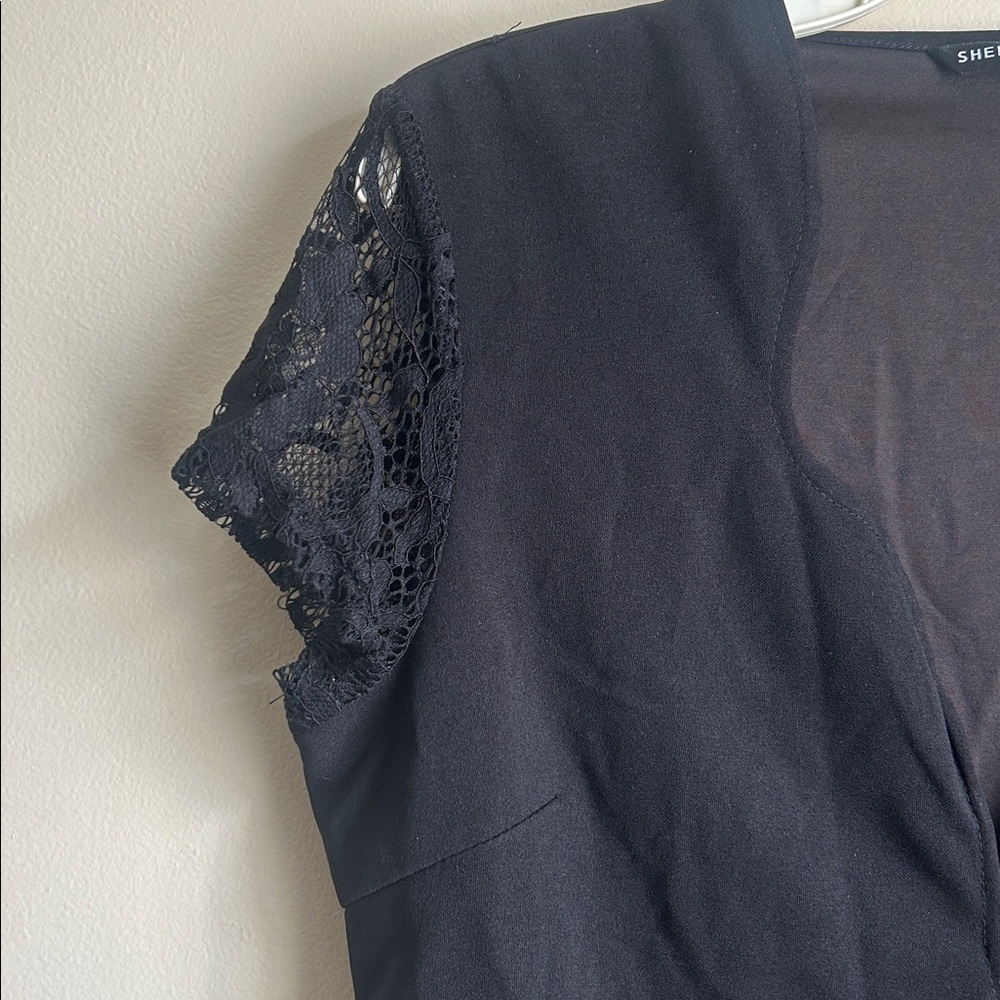 SHEIN black peplum top featuring a V-neckline and lace cap sleeves size XL 12 - Picture 3 of 5